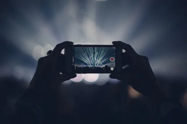Comment les vidéos en direct transforment les réseaux sociaux